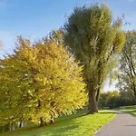Living Am Olympiapark Aparthotel