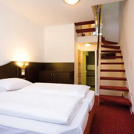 Living Am Olympiapark Aparthotel Munich
