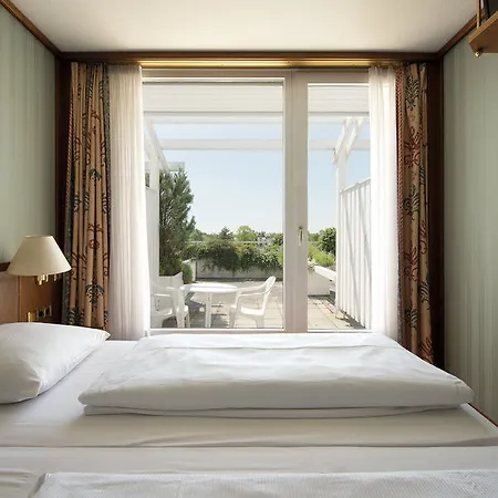 Living Am Olympiapark Aparthotel 3*