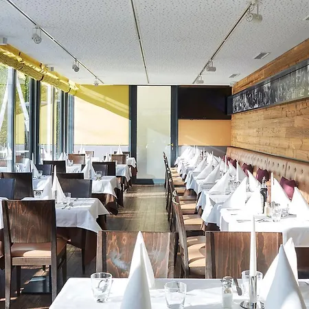 Aparthotel Living Am Olympiapark 3*