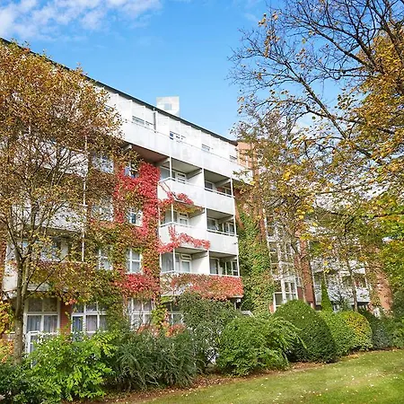 Living Am Olympiapark Aparthotel 3*