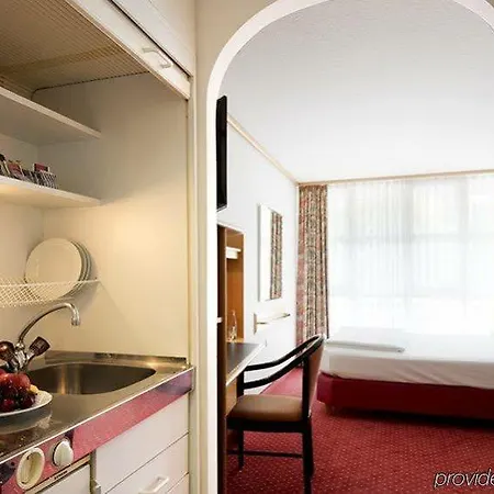 Living Am Olympiapark Aparthotel 3*