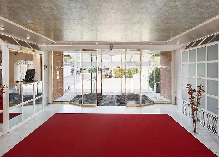 Living Am Olympiapark 3* מינכן