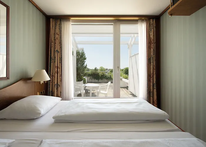 Living Am Olympiapark מלון דירות 3*