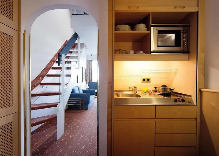 Living Am Olympiapark מלון דירות 3*