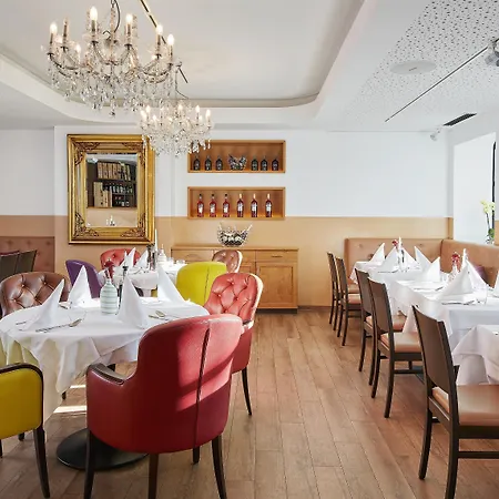 Living Am Olympiapark Aparthotel München