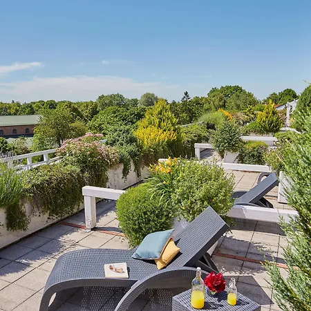 Aparthotel Living Am Olympiapark 3*